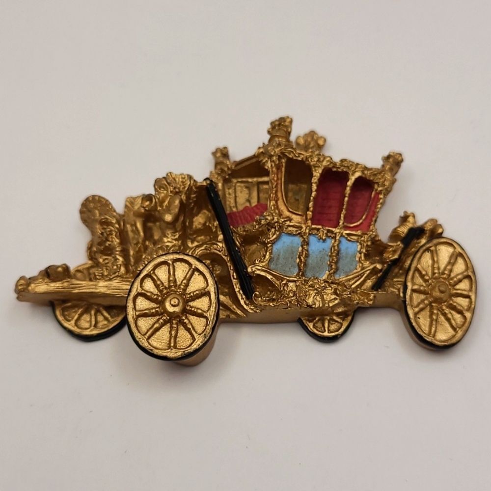 3D Magnet Authentic British Royal Family Gold State Coach Carriage